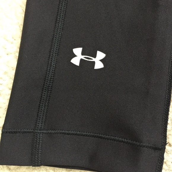 UNDER ARMOUR Compression Capri Leggings/Tights - Picture 2 of 5